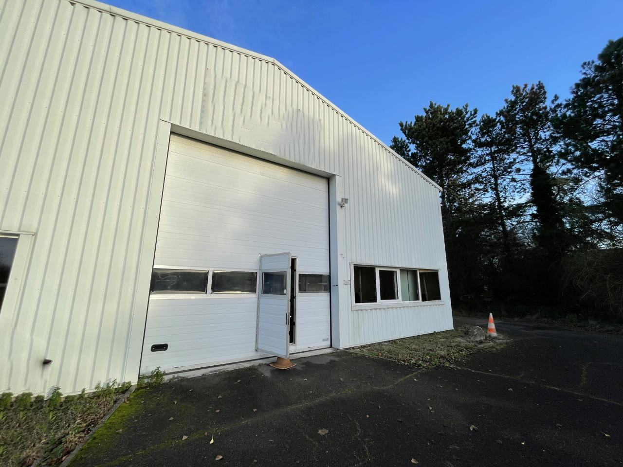 Local d'activité La Chapelle-Saint-Mesmin 315m² Location local d'activité La Chapelle-Saint-Mesmin Loiret OLACT2428650 0